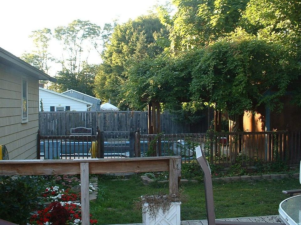 2nd image of 6 Lois St