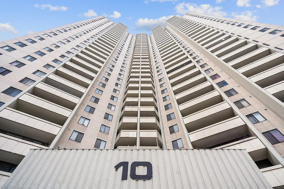 San Romanoway Apartments — Photo 4