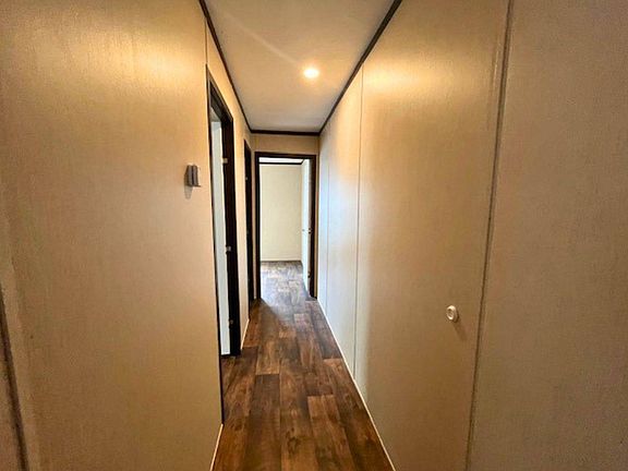 5th image of 18733 Samuels Rd #53