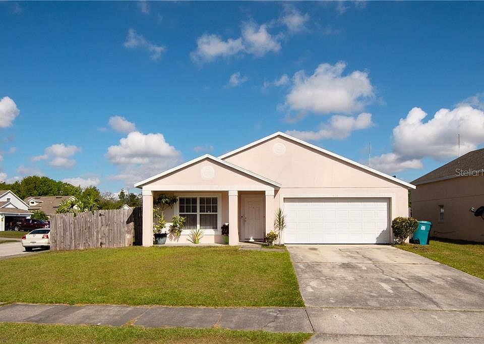 1st image of 820 Palmera St