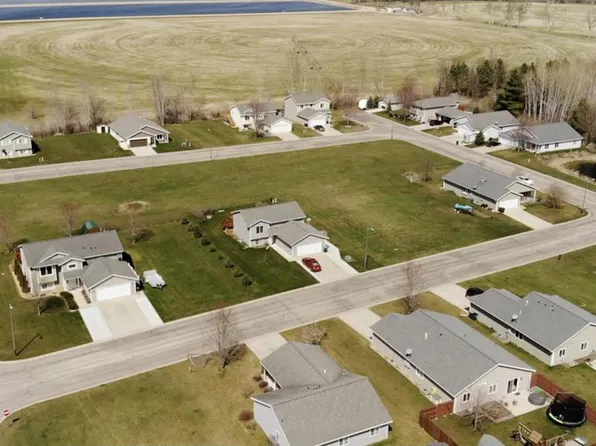 544 Willow Ave, Eden Valley, MN 55329