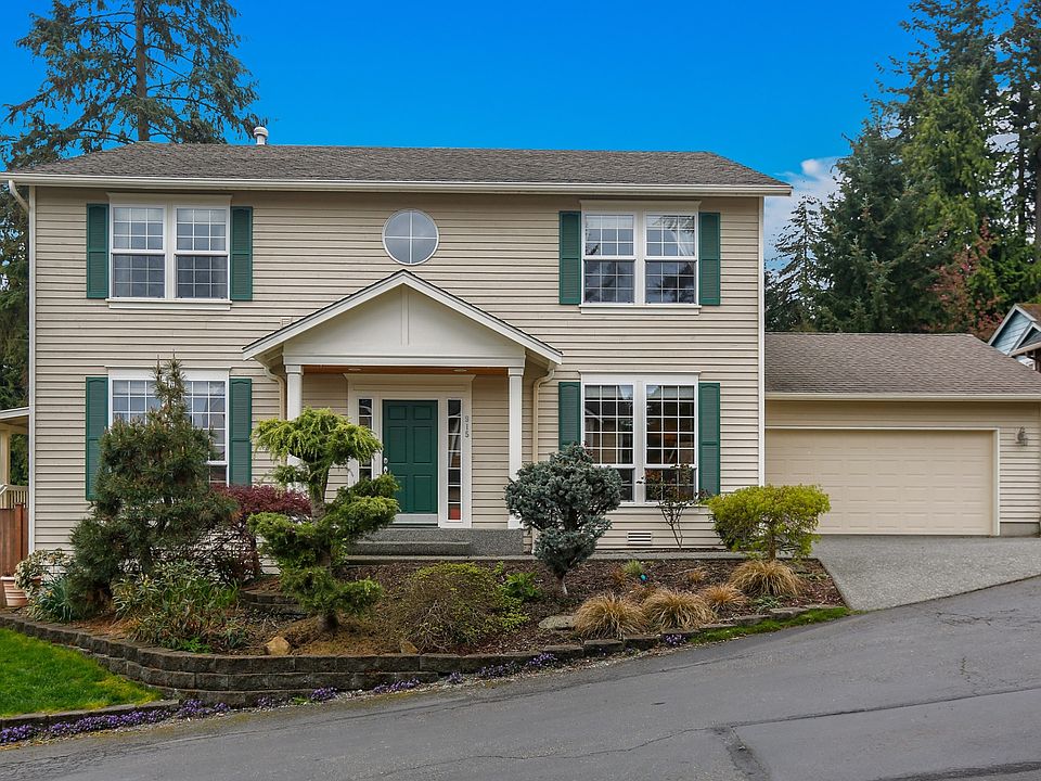 1st image of 915 NE 172nd Pl
