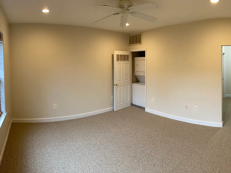 2716 4th St NE #2 — Photo 8