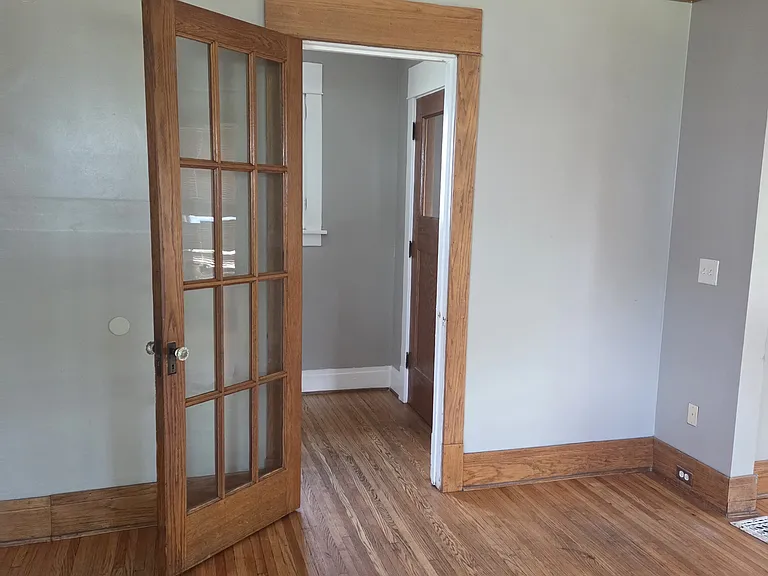 3 Hawthorne Ave — Photo 5