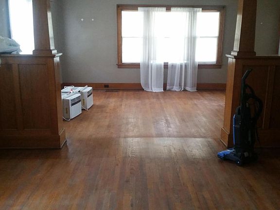 5th image of 229 32nd St SE