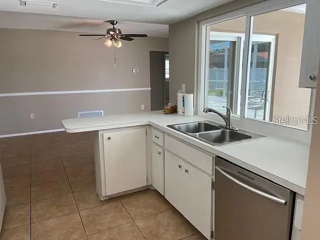 3654 Pin Oaks St — Photo 5