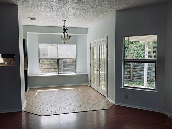4th image of 9431 Valley Way Dr