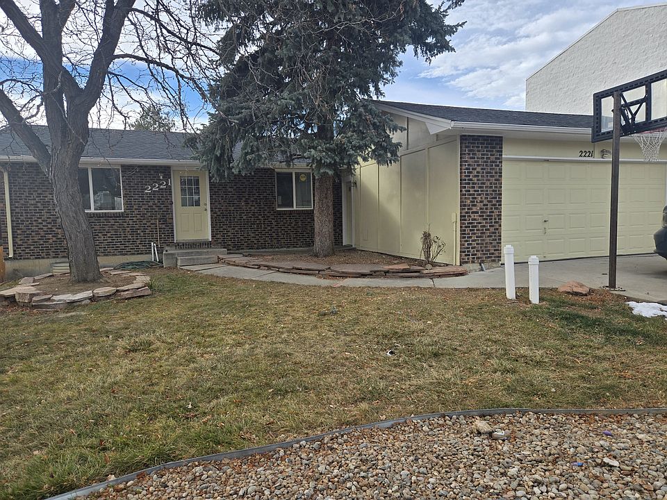 1st image of 2221 Collyer St #1