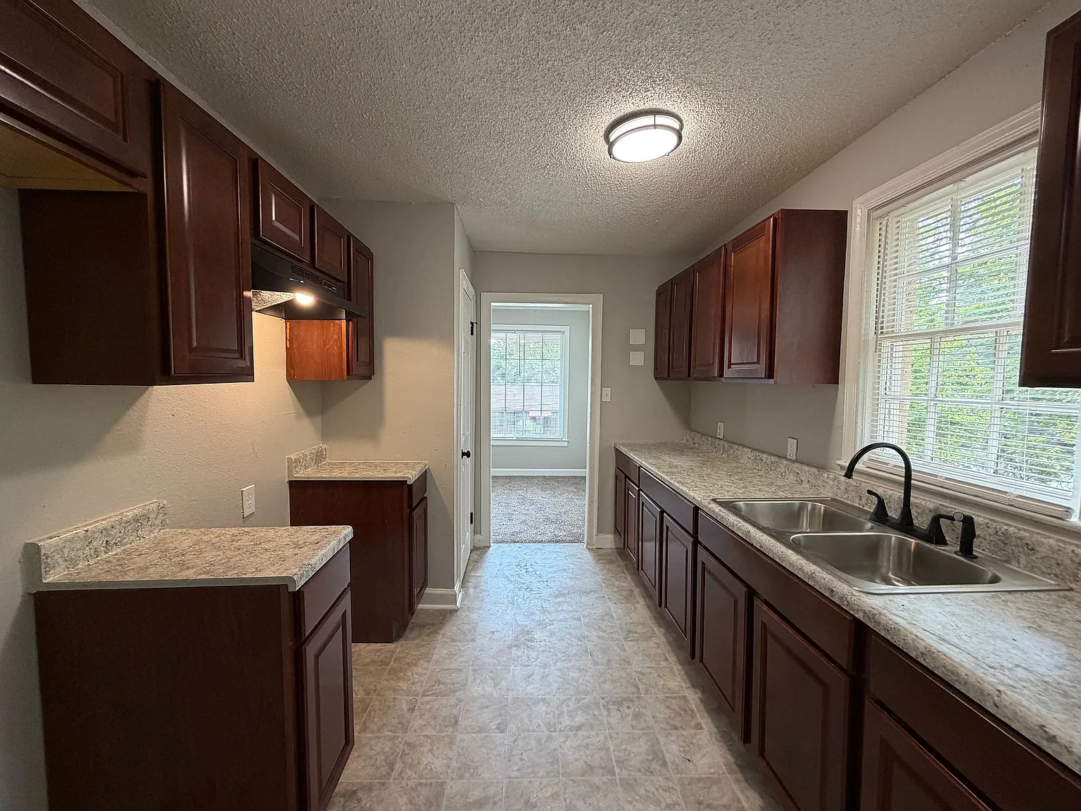 3605 Terrace Dr — Photo 3