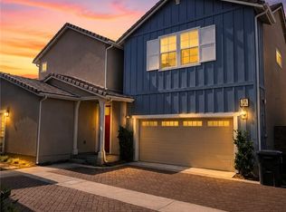 7044 Mallow Dr #4, Fontana, CA 92336