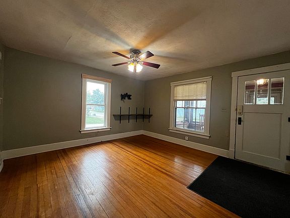 5th image of 427 6th Ave W
