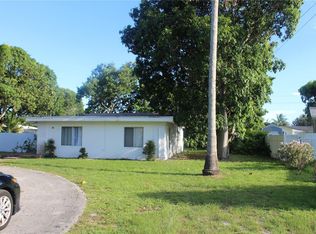 28 NE 164th St, Miami, FL 33162