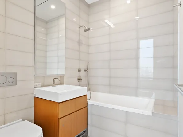 347 Henry Street image 19 of 25