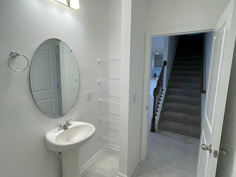 711 Cherry Elm Dr — Photo 12