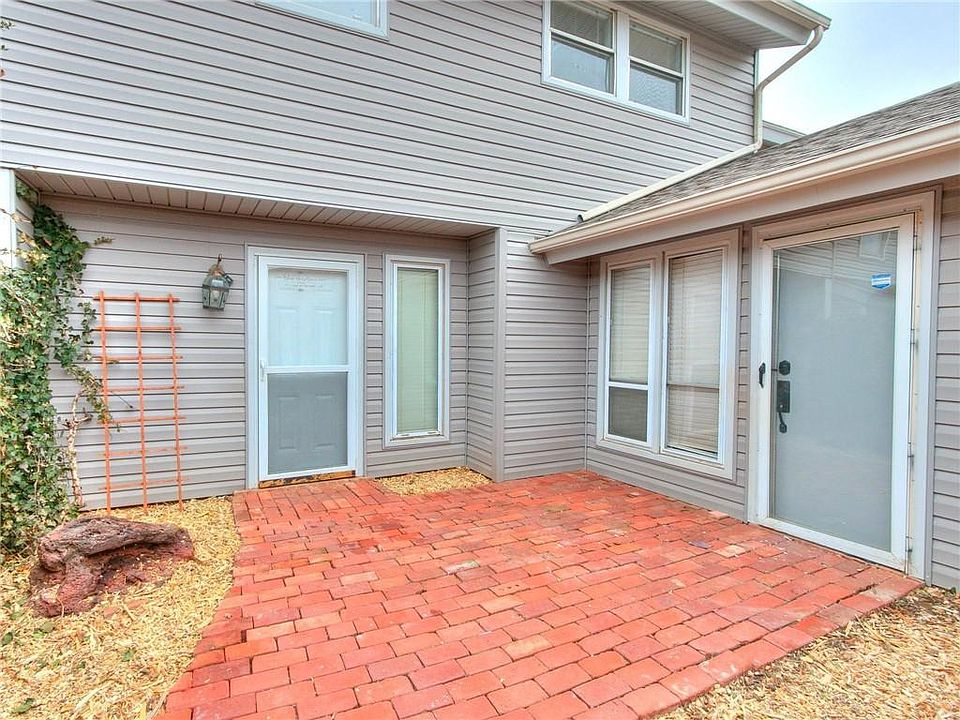 1st image of 624 Greenlea Chase W