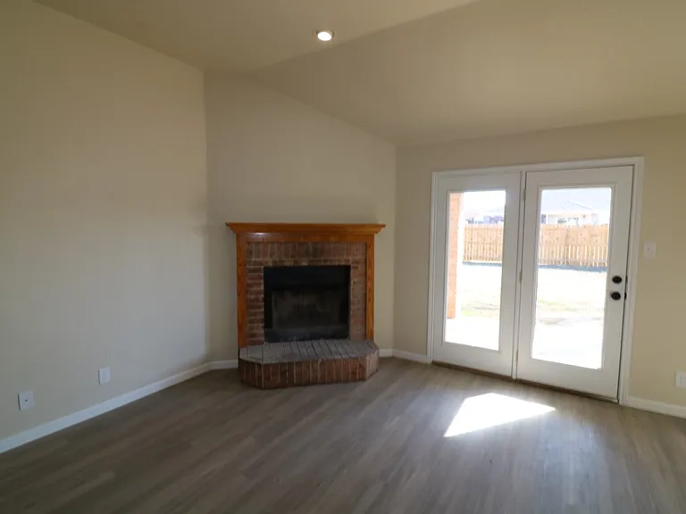 4304 Captain Dr — Photo 8