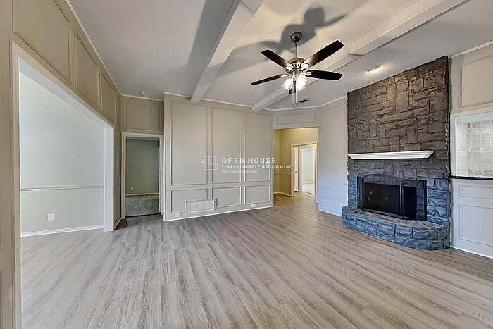 3 bed, 2.0 bath, 1935 sqft, $2,450 — Photo 3