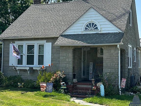 2nd image of 309 W Park Dr