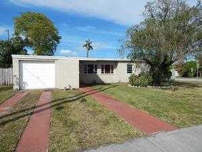 811 W 67th St, Hialeah, FL, 33012