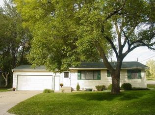 4315 Diamond Dr, Eagan, MN 55122