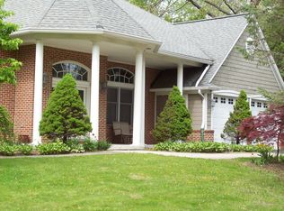 278 W Hickory Grove Rd, Bloomfield Hills, MI 48302