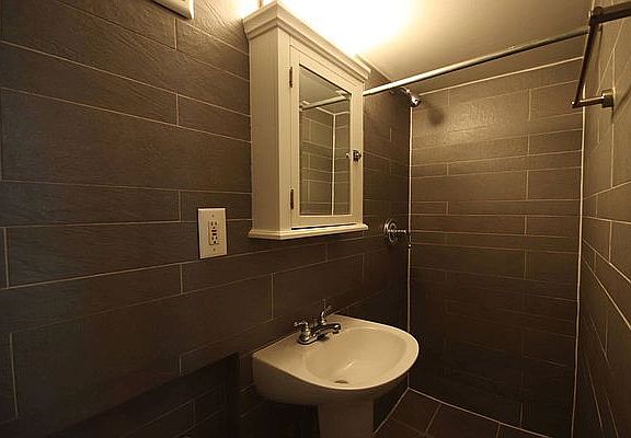 5th image of 112 E 7th St APT 4A