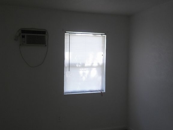 4th image of 1111-1125 Sharazad Blvd #29