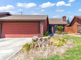 910 E Oakridge Ave, Visalia, CA