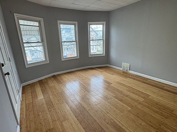 3rd image of 52-54 Ives Ct #3