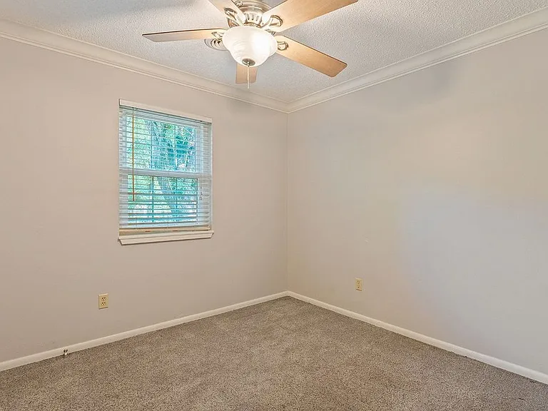 1000 Jerry Ave — Photo 10