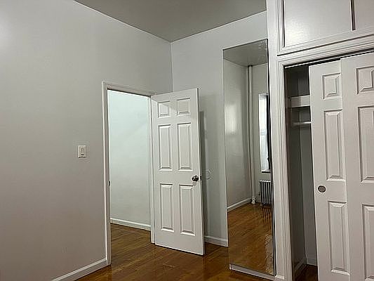 4th image of 327 E 108th St #D