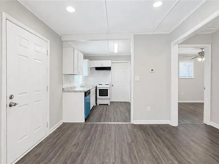 2146 Brookview Dr NE — Photo 5