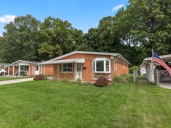 2nd image of 1333 Moulin Ave