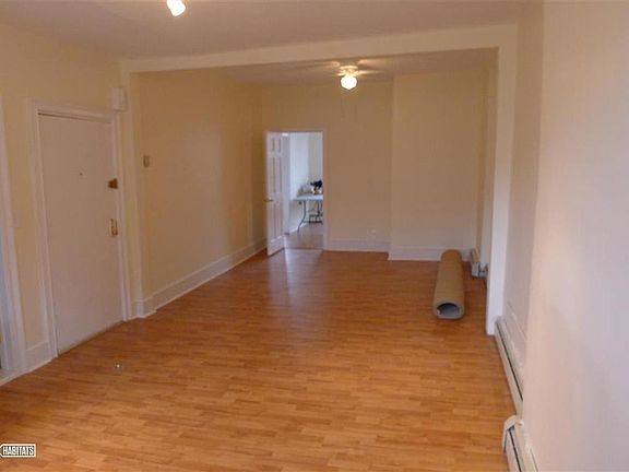 3rd image of 172 Halsey St APT 3