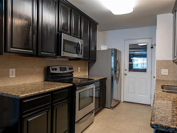 5th image of 11905 Algonquin Dr Unit 9