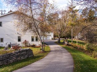 1821 Bark River Dr, Hartland, WI 53029