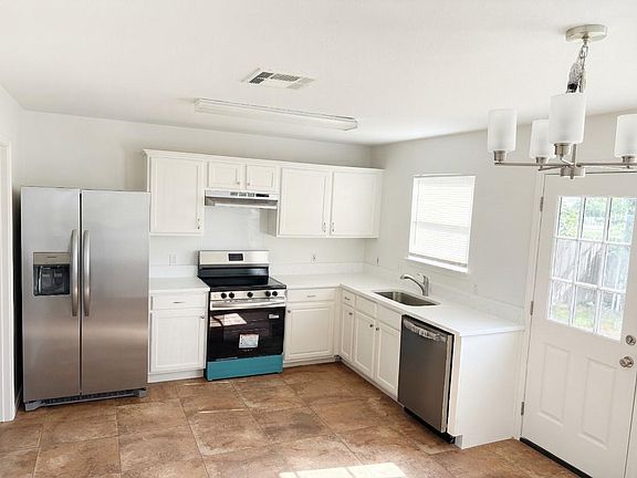 5th image of 2805 Tyler Ln