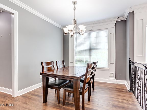 4th image of 6427 Hollow Oak Ln