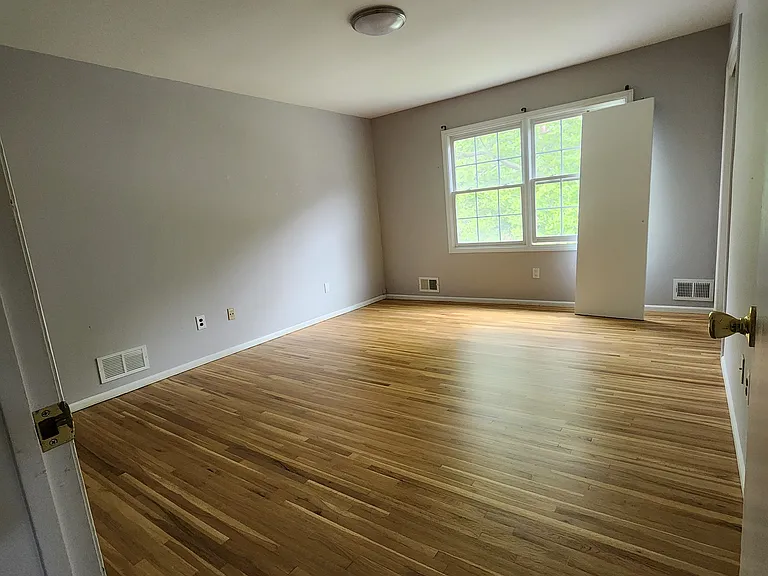 18 Mendham Ave — Photo 12