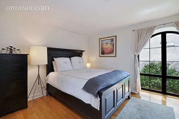 Sold by Corcoran | media 19