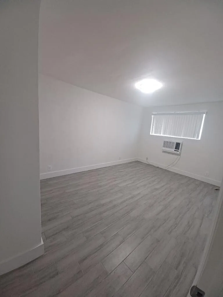 1 bed, 1.0 bath, 650 sqft, $1,700 — Photo 1