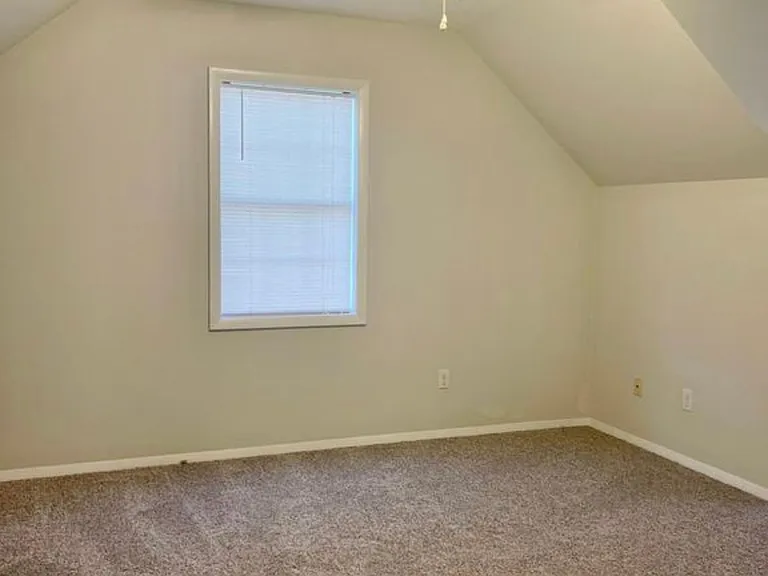 2136 Crystal Ct — Photo 8