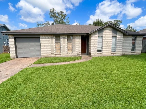 7410 Canary Cir, Texas City, TX 77591