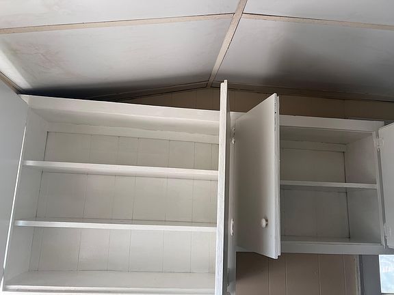 3rd image of 528 E Main St #4