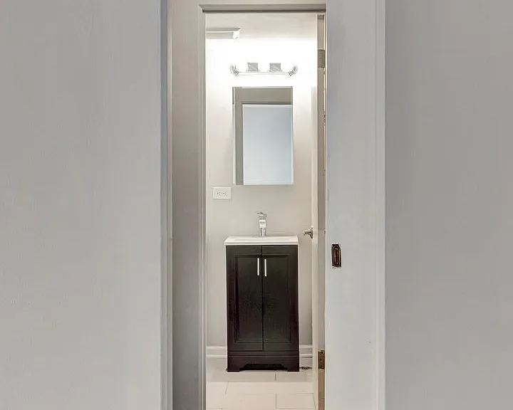 6007 N Kenmore Ave — Photo 16