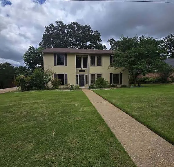 1822 Northwood Ct — Photo 1
