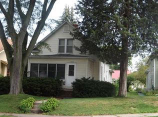 1557 Washington St, Muscatine, IA 52761