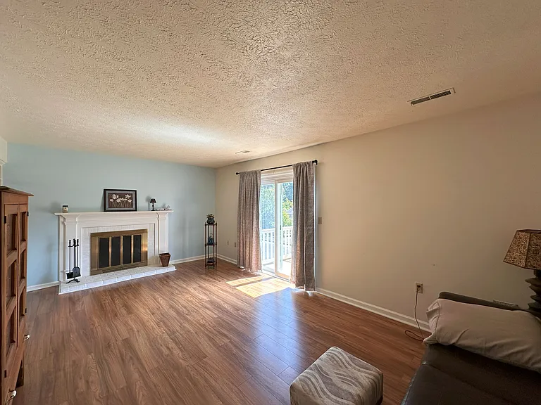 700 Rife Rd #8L — Photo 8