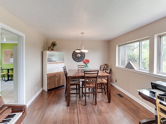 5th image of 3522 Pinellas Ln