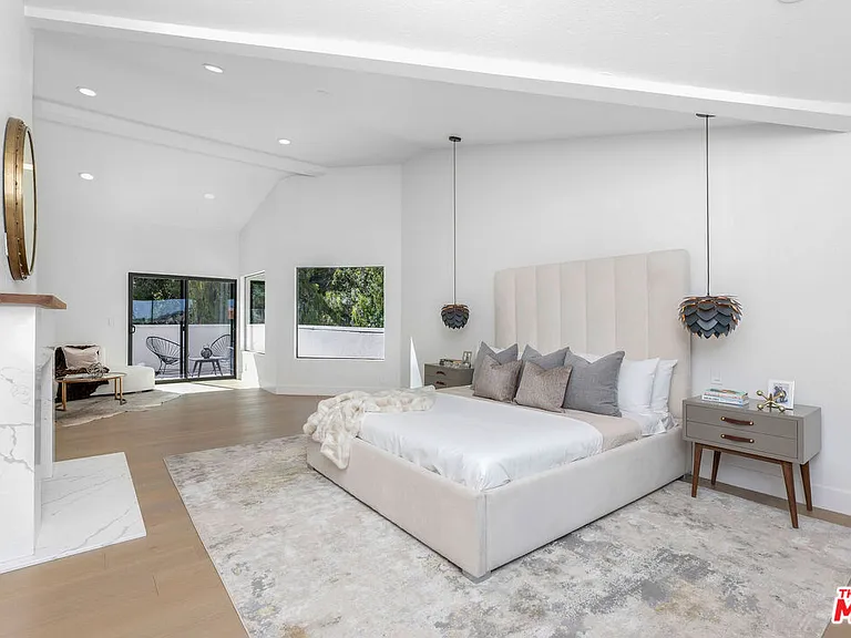 23458 W Moon Shadows Dr — Photo 12